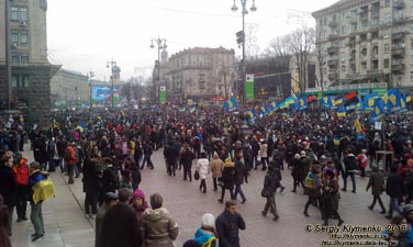 Фото Киева. Крещатик, «Народное вече». «Евромайдан» 1 декабря 2013 года, около 13:40.