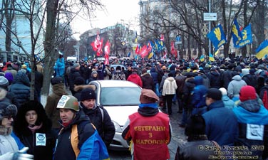 Фото Киева. На улице Институтская, «Марш миллиона». «Евромайдан» 8 декабря 2013 года, около 14:10.