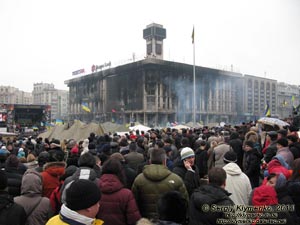 Фото Киева. Площадь Независимости, митинг против интервенции России в Крыму. «Евромайдан» 2 марта 2014 года, около 12:50.