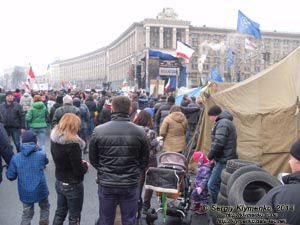 Фото Киева. Площадь Независимости, митинг против интервенции России в Крыму. «Евромайдан» 2 марта 2014 года, около 14:05.