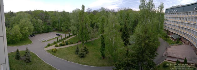Фото Киева. Клиническая больница «Феофания». Панорама (~150°) одного из уголков территории больницы.