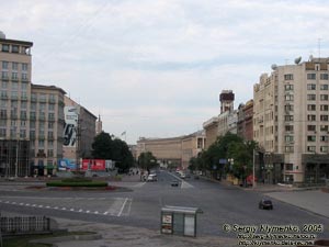 Фото Киева. Европейская площадь и Крещатик рано утром.