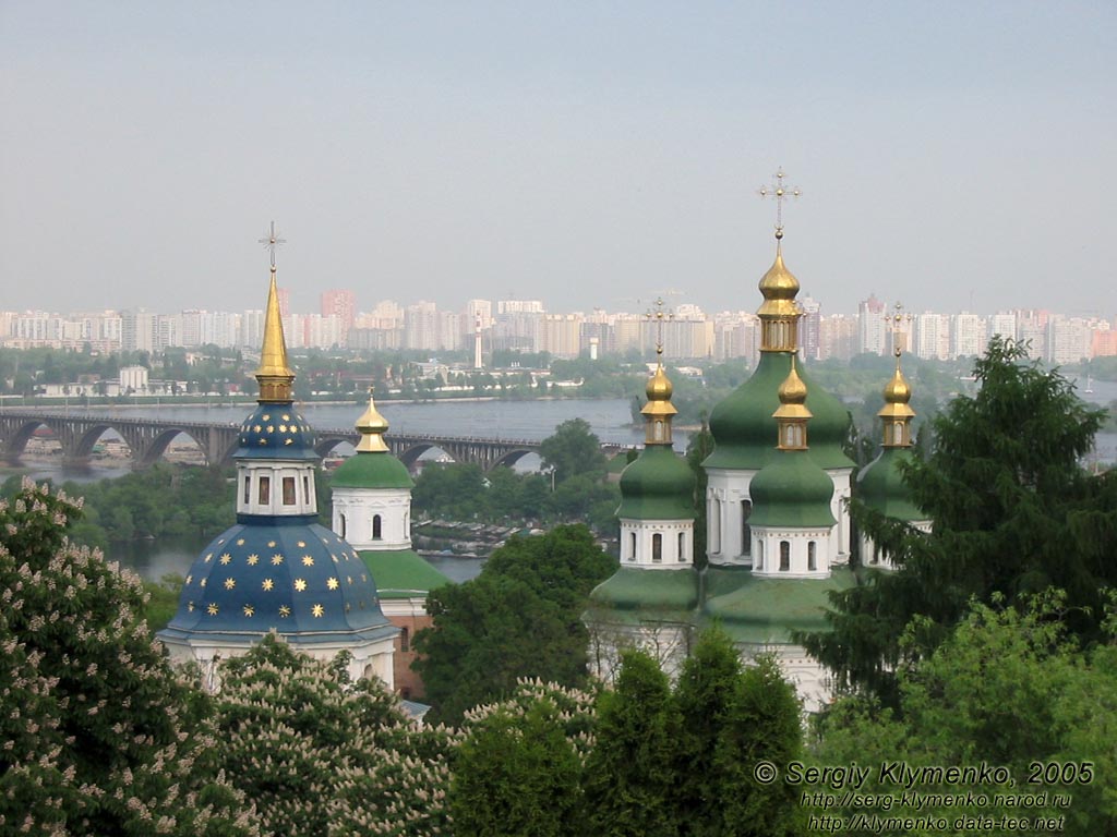 Фото Киева. Вид на Выдубицкий монастырь из Ботанического сада.