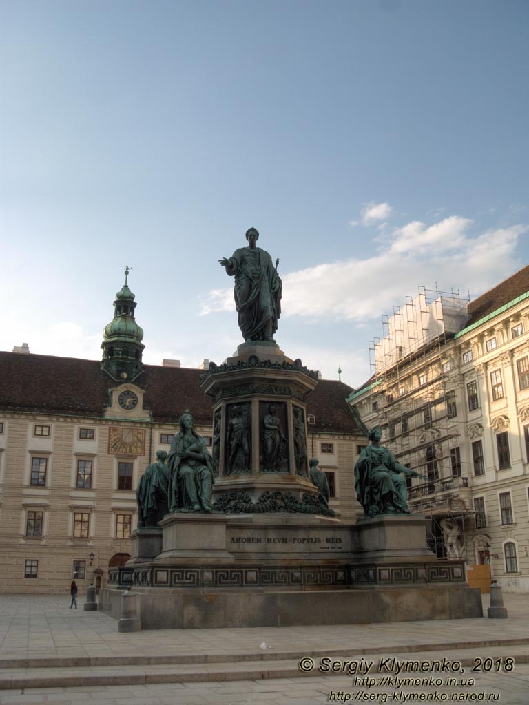 Вена (Vienna), Австрия (Austria). Фото. Площадь In der Burg (Innerer Burghof, Hofburg Wien). Памятник Кайзеру Францу (Kaiser-Franz-Denkmal).