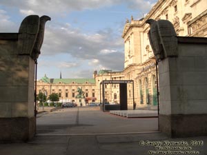 Вена (Vienna), Австрия (Austria). Фото. Бургринг (Burgring). Вид на Хельденплац (Heldenplatz) и Хофбург (Hofburg).