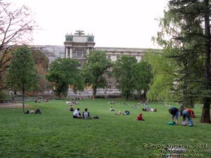 Вена (Vienna), Австрия (Austria). Фото. В Городском саду (Burggarten in Wien). Вид на «Новый замок» (Neue Burg).