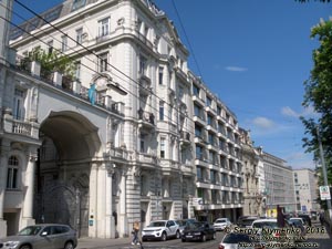 Вена (Vienna), Австрия (Austria). Фото. Вдоль Prinz-Eugen-Straße, комплекс зданий №№ 30÷34. № 32 - Посольство Франции в Австрии (Botschaft der Republik Kasachstan).