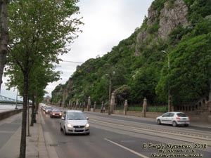 Будапешт (Budapest), Венгрия (Magyarország). Фото. Буда, вдоль Szent Gellért rkp. Справа - холм Геллерта (Gellért-hegy).