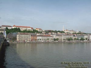 Будапешт (Budapest), Венгрия (Magyarország). Фото. Вид на Буду (правый берег Дуная) с Цепного моста (Széchenyi lánchíd).
