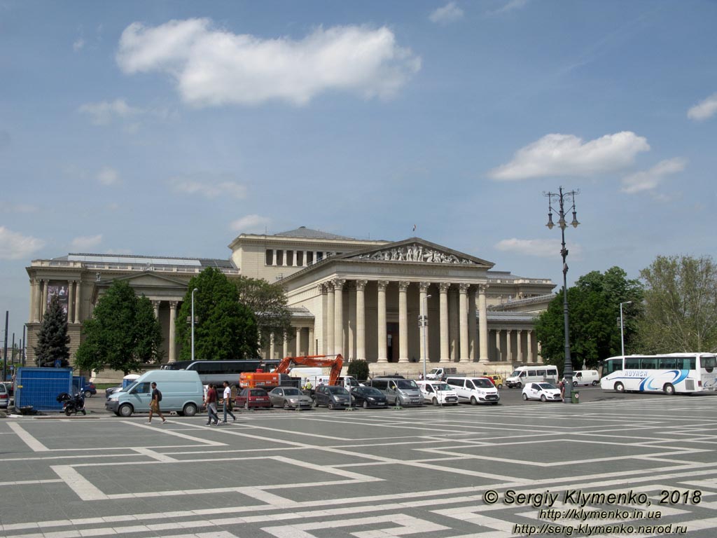Будапешт (Budapest), Венгрия (Magyarország). Фото. Площадь Героев (Hősök tere). Музей изобразительных искусств (Szépművészeti Múzeum).