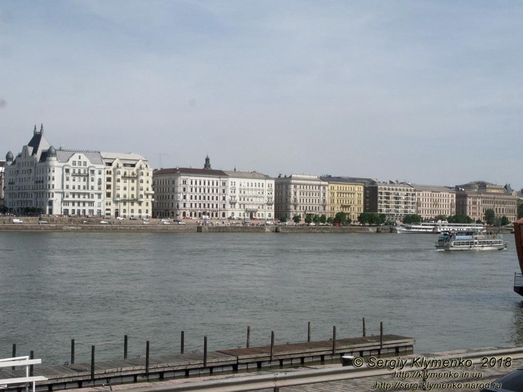 Будапешт (Budapest), Венгрия (Magyarország). Фото. Вид на Пешт (левый берег Дуная) со стороны Буды (Buda).