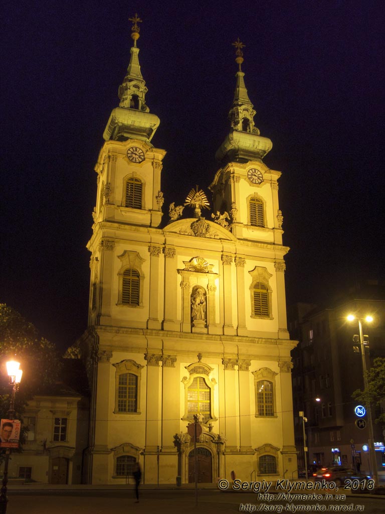 Будапешт (Budapest), Венгрия (Magyarország). Фото. Буда. Церковь Святой Анны (Budapest-Felsővízivárosi Szent Anna-plébániatemplom) ночью.