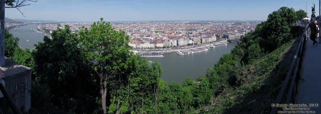 Будапешт (Budapest), Венгрия (Magyarország). Фото. Вид на Дунай и Пешт с горы Геллерт (Gellert-hegy) от Цитадели (Citadella). Панорама ~150°.