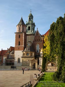 Фото Кракова. Кафедральный собор Станислава и Вацлава (Вавельская кафедра - Katedra na Wawelu), вид с юго-востока.