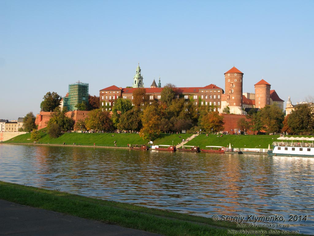 Фото Кракова. Вавель (Wawel), общий вид со стороны Вислы.