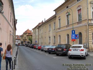 Румыния (România), город Брашов (Brașov). Фото. В центре города. Strada Grigoraș Dinicu.