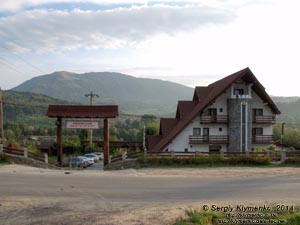 Румыния (România), село Корбені (Corbeni, Arges). Фото. Отель-ресторан «Belvedere Lodge» (Cazare Pensiunea Belvedere, 45°18'32.00"N, 24°38'50.70"E).