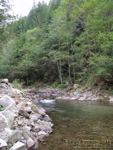 Румыния (România), Трансфэгэрашское шоссе (Transfăgărăşan). Фото. Высота над уровнем моря ~1020 м (45°30'23"N, 24°35'01"E).