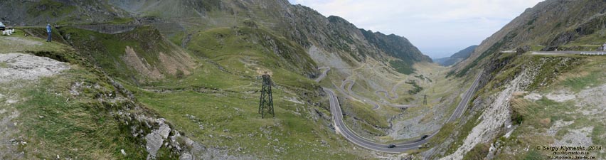 Румыния (România), Трансфэгэрашское шоссе (Transfăgărăşan). Фото.
Высота над уровнем моря ~1900 м, северные склоны горного массива Фэгэраш (Munţii Făgăraşului). Панорама ~200° (45°36'30"N, 24°37'02"E).