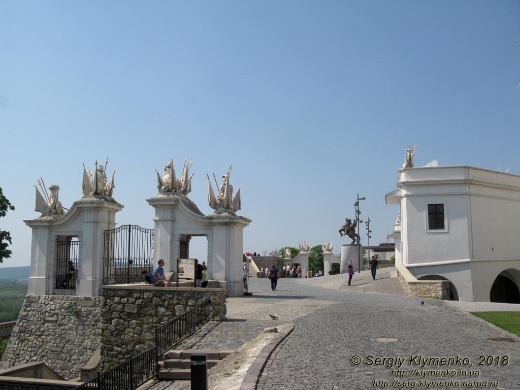 Фото Братиславы (Словакия). Братиславский град (Bratislavsky hrad).