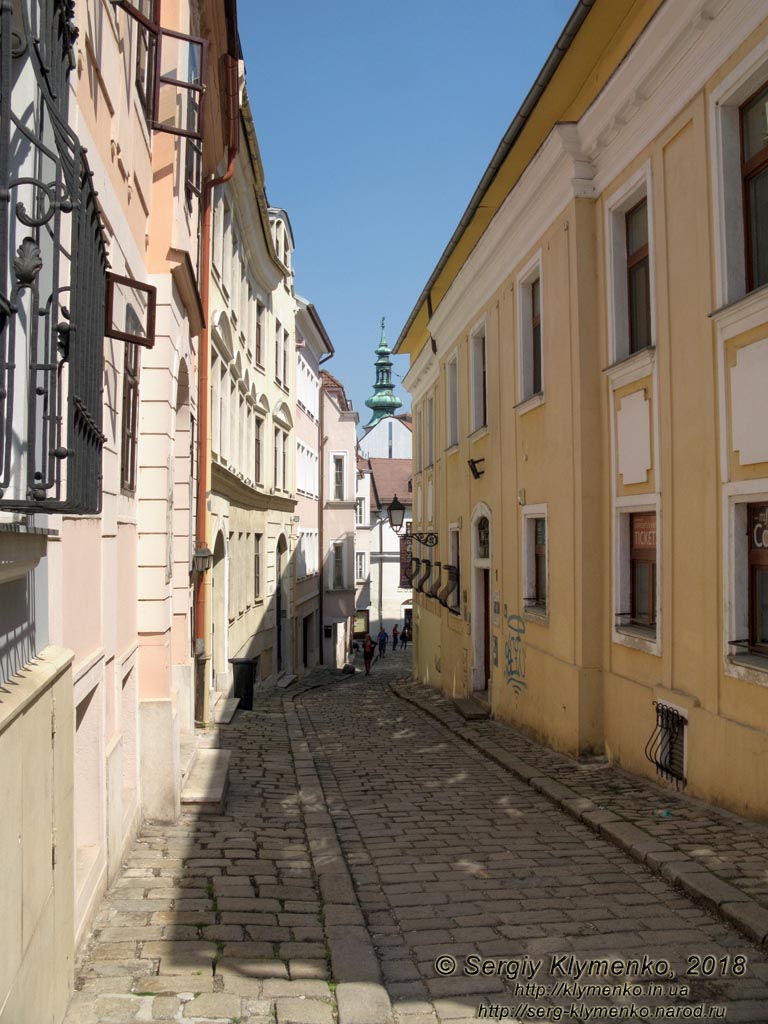 Фото Братиславы (Словакия). Улицами Старого города (Stare Mesto).