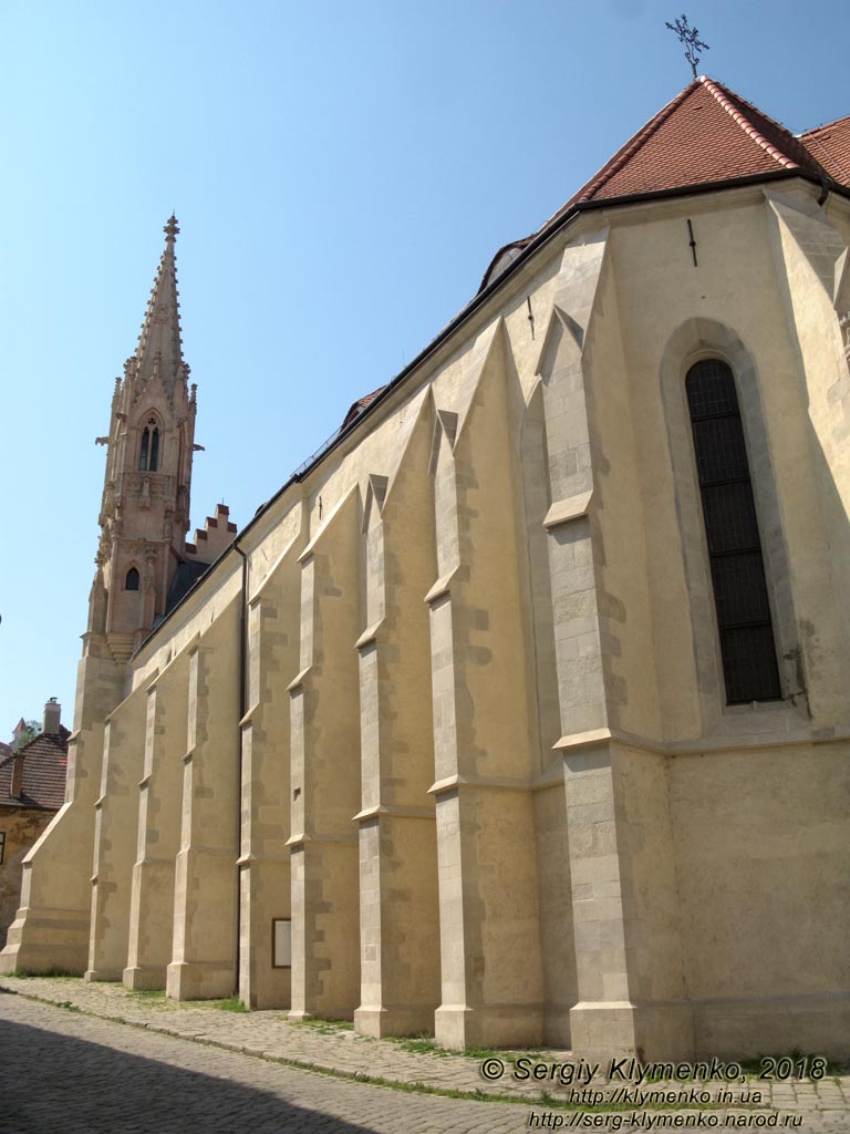 Фото Братиславы (Словакия). Старый город (Stare Mesto). Костёл кларисок (Kostol Povysenia svateho Kriza a klastor klarisiek).