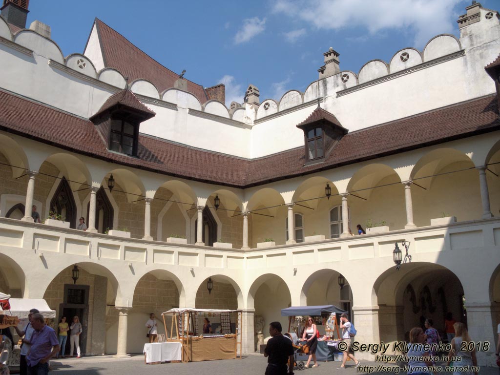 Фото Братиславы (Словакия). Старый город (Stare Mesto). На внутреннем дворе Старой ратуши (Stara radnica).