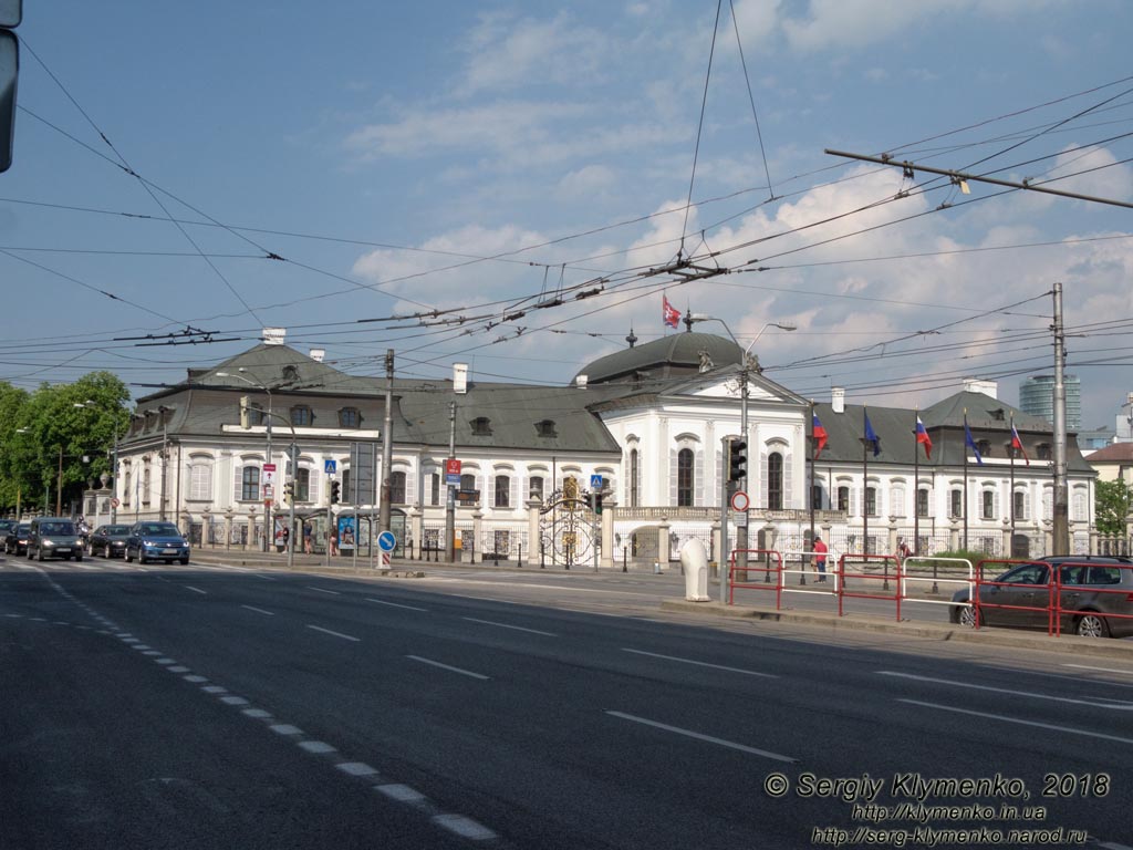 Фото Братиславы (Словакия). Дворец Грашалковичей (Grasalkovicov palac).