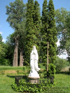 Белая Церковь, Александрийский парк. Фото. Скульптура Богоматери на острове «Мечты».