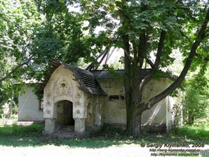 Село Пархомовка. Фото. Церковь Покрова Пресвятой Богородицы. Хозяйственное сооружение на территории церкви.