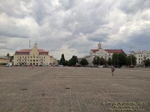 Чернигов. Фото. Панорама Красной площади.