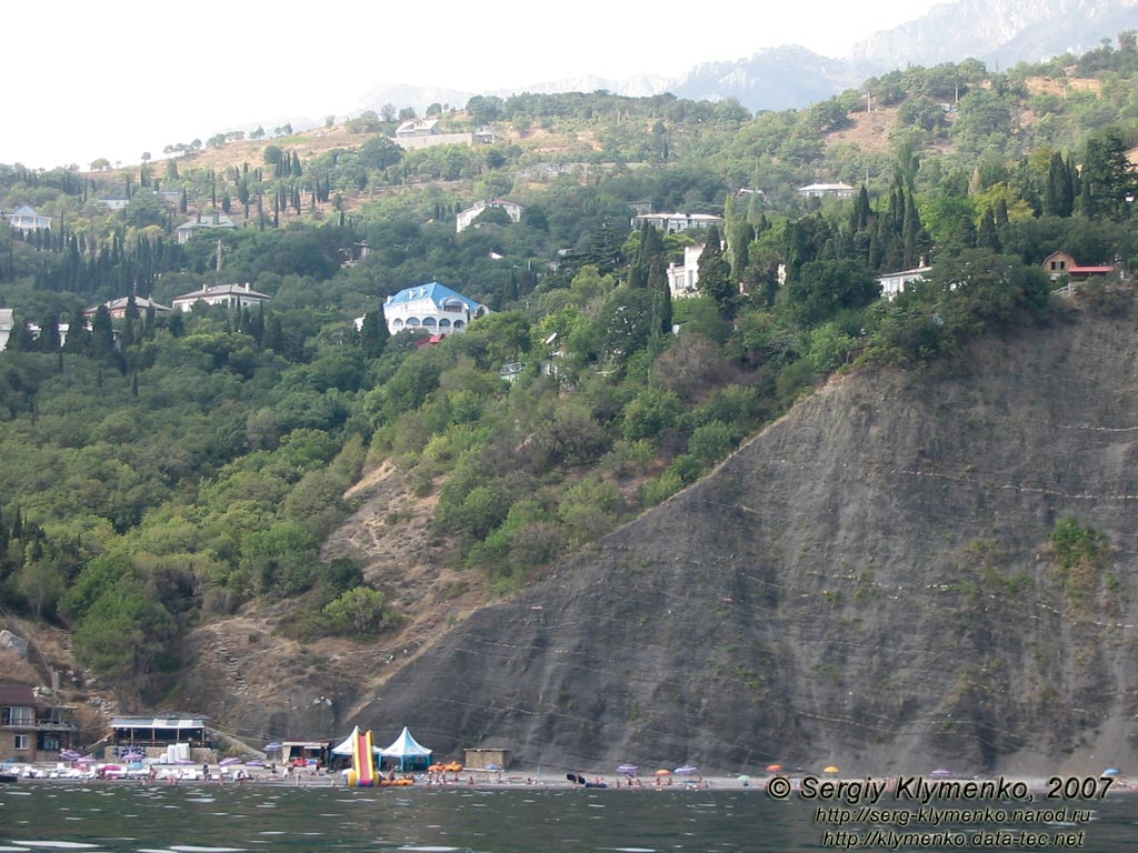 Крым. Алупка. Частный отель «Серсиаль», вид на отель с моря.