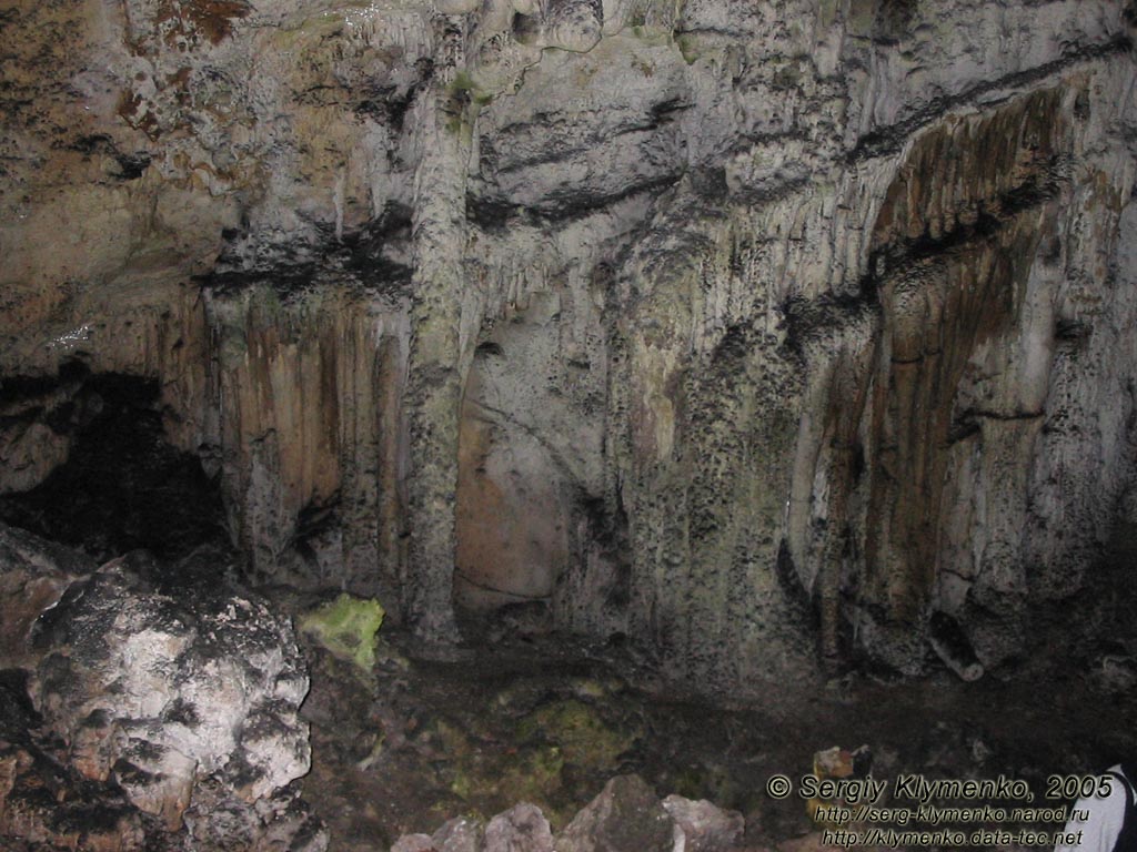 Крым. Пещера «Эмине-Баир-Хосар». Каменный «водопад».