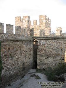 Судак, генуэзская крепость XIV-XV вв. Северная угловая башня Консульского замка.