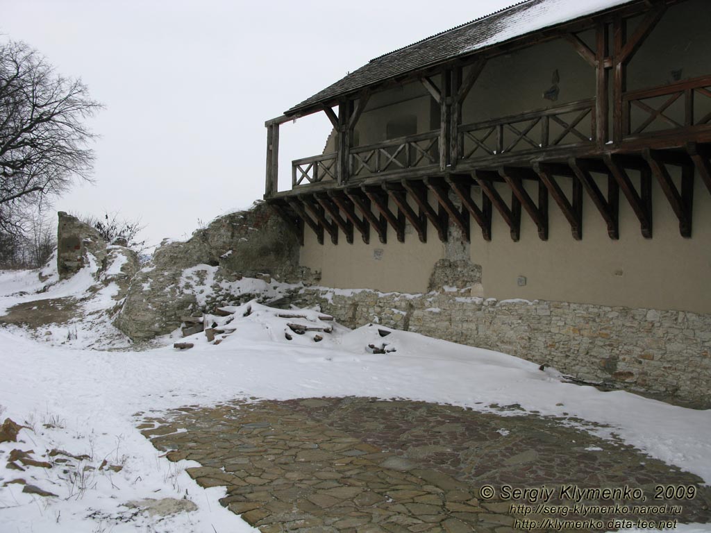 Галич. Фото. Восстановленные стены Галицкого замка (вид изнутри замка).