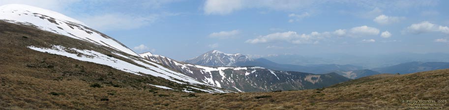 Фото Карпат. К вершине Говерлы. Панорама (~120°) с небольшого полуплато, известного как «Говерлянка». Слева - вершина Говерлы.