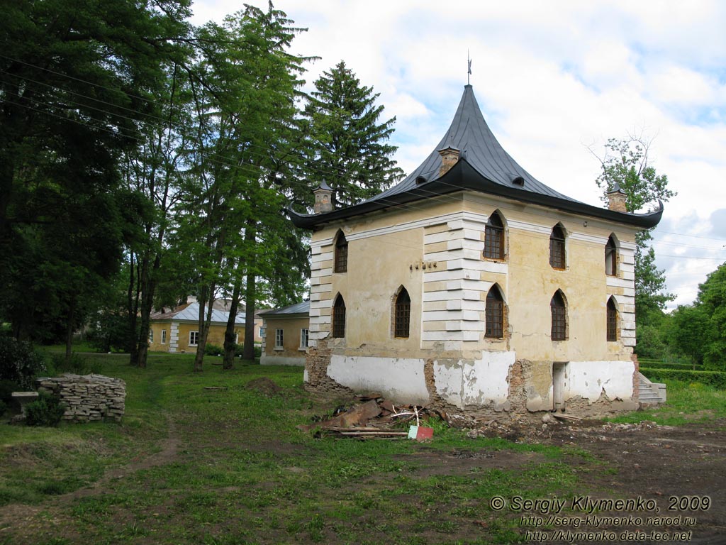 Подолье. Самчики. Фото. Дворцово-парковый ансамбль «имение Самчики». Китайский дом (XVIII век).