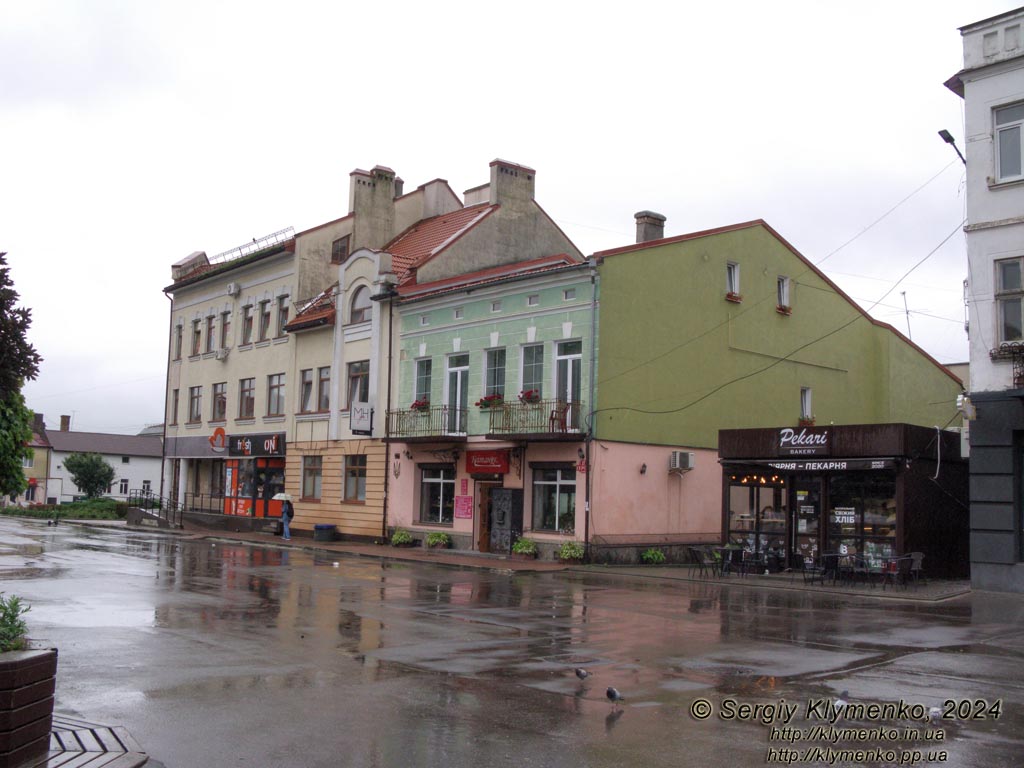 Ивано-Франковская область, город Калуш. Фото. Центр города. На Площади Героев.