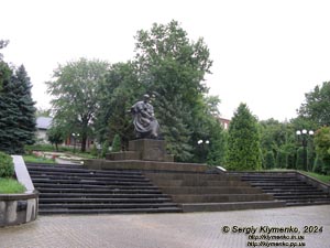 Ивано-Франковская область, город Калуш. Фото. Центр города. Надворнянская ратуша (конец XVIII - первая половина XIX века).