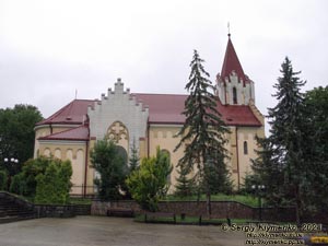 Ивано-Франковская область, город Калуш. Фото. Центр города. Надворнянская ратуша (конец XVIII - первая половина XIX века).