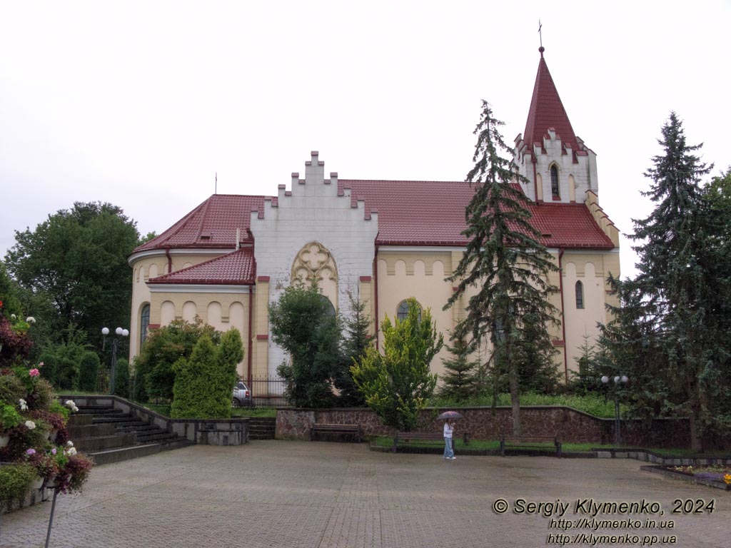 Ивано-Франковская область, город Калуш. Фото. Приходской костёл Святого Валентина (1841-1845 годы).