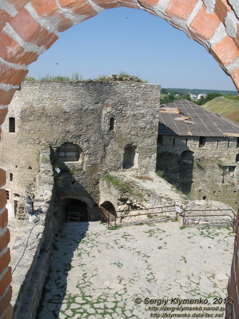 Каменец-Подольский. Фото. Старый Замок. Дневная башня и Новая (Большая) западная башня.