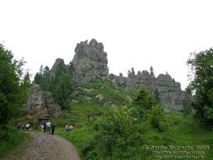 Львовская область. Близ села Урыч. Фото. Скалы Тустани.