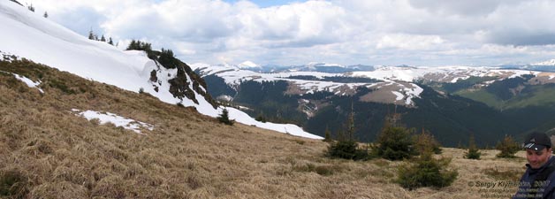 Фото Карпат, вид на окрестные горы со склонов Чивчина.