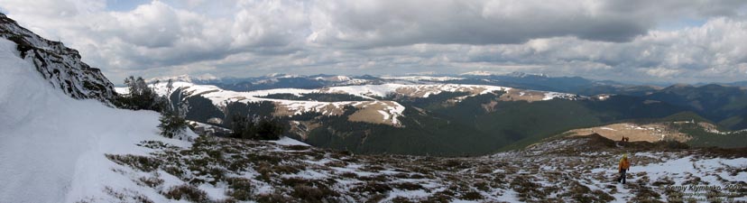 Фото Карпат, вид на окрестные горы со склонов Чивчина.
