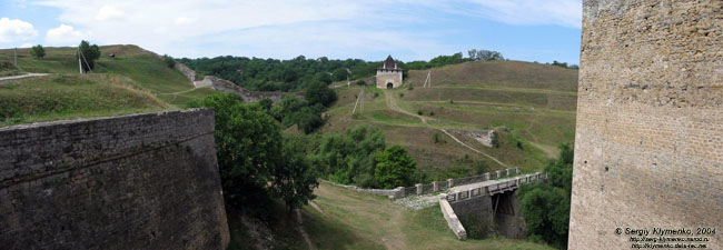 Подолье, Черновицкая область. Фото. Хотинская крепость, вид с въездного моста в цитадель.
