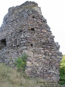 Закарпатская область, посёлок Королёво. Фото. Замок Нялаб (48°09'32"N, 23°07'54"E). Сохранившиеся фрагменты замковых укреплений.