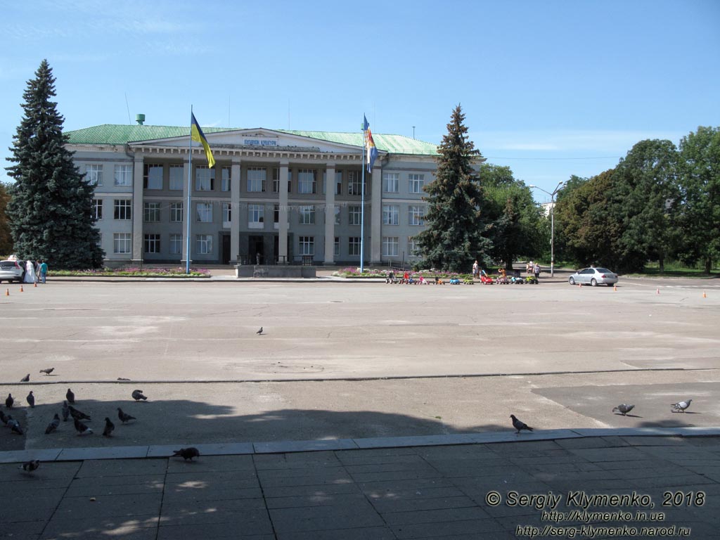 Коростышев (Житомирская область). Фото. Районный Дом Культуры (Соборная Площадь, 20).