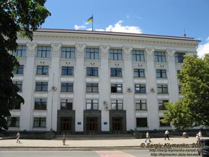 Фото Луганска. Здание Луганского Областного совета.