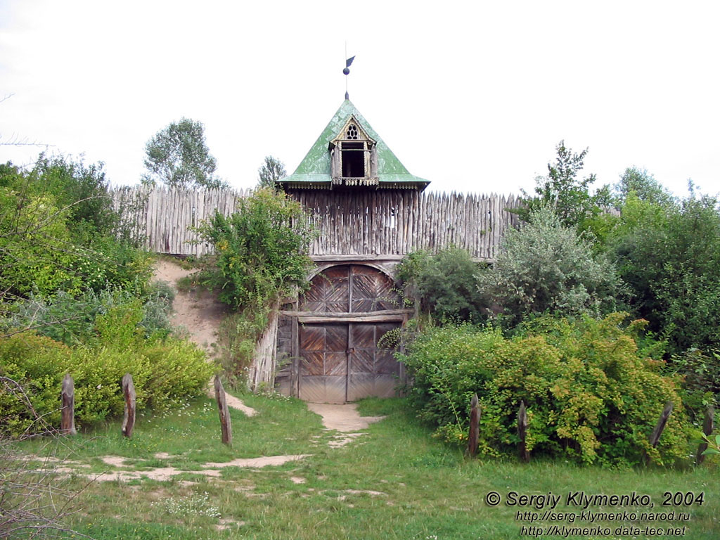 Переяслав-Хмельницкий. Музей народной архитектуры и быта. Казацкий постой – реконструкция казацкой заставы (крепость XVII-XVIII веков).